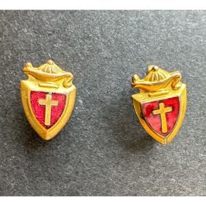 Vintage Cross Red Enamel Shield Gold Tone Oil Lamp Small Lapel Tie Pin Religious